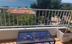 Family Apartment Green With A Sea View And A Free Parking